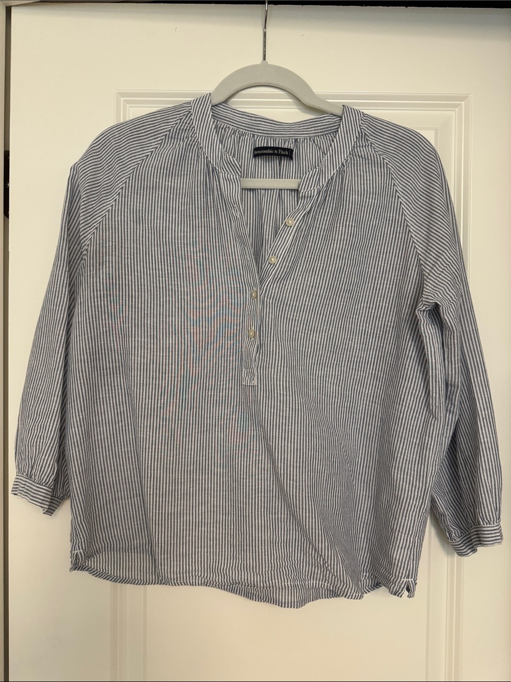 Abercrombie & Fitch White and Blue Striped Women’s Casual Button-Down Shirt